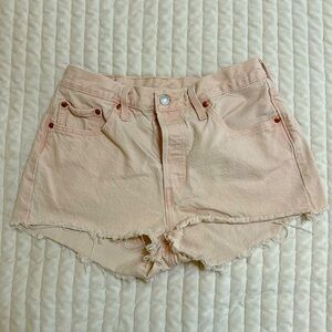 Blush pink Levi’s 501 high waist cutoff jean shorts 29